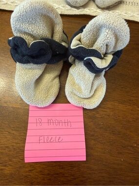 Zutano Cream and Black Fleece Baby  Slippers 18 month